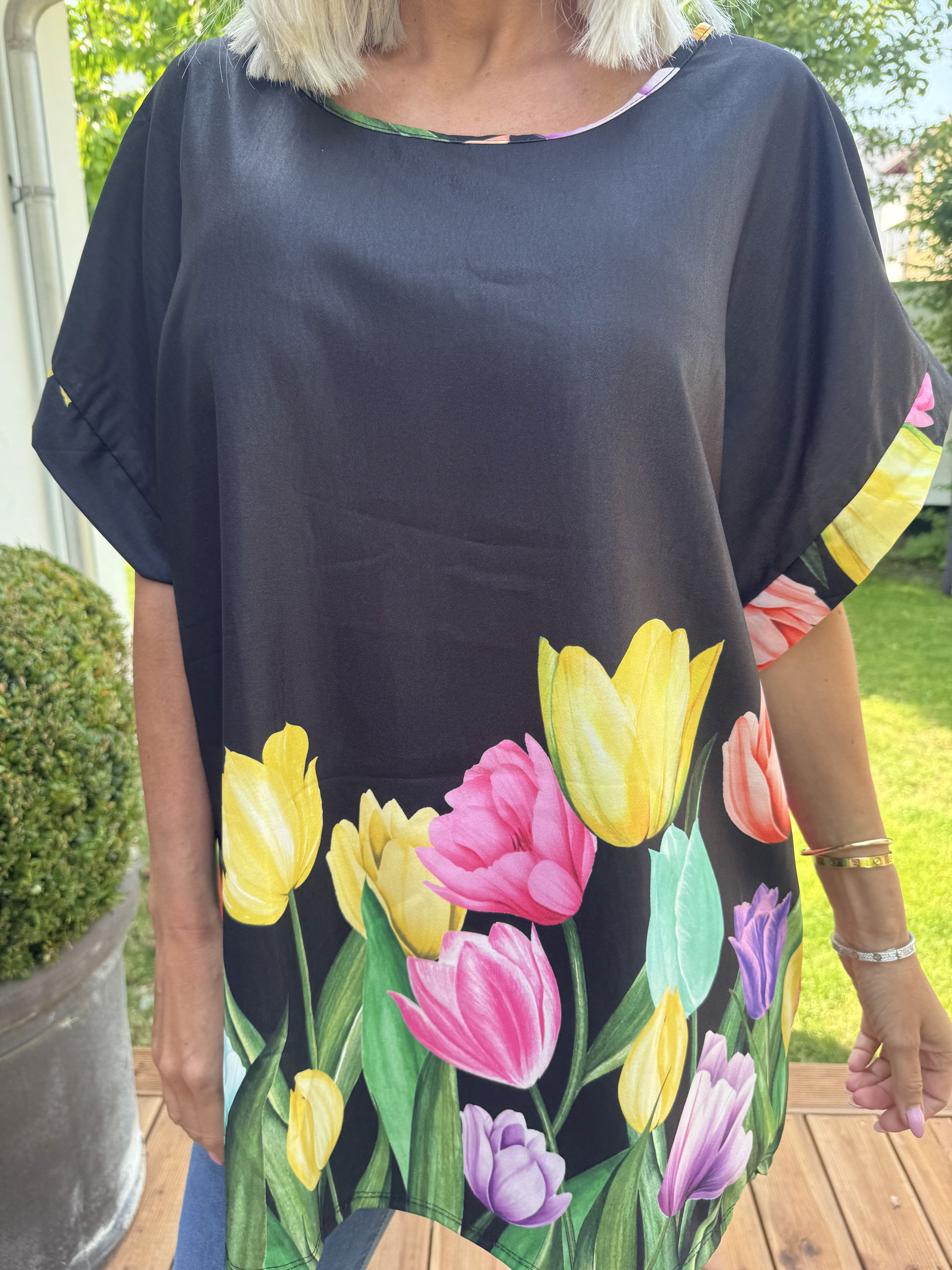 Montana - Bluse med korte ærmer og tulipan motiver